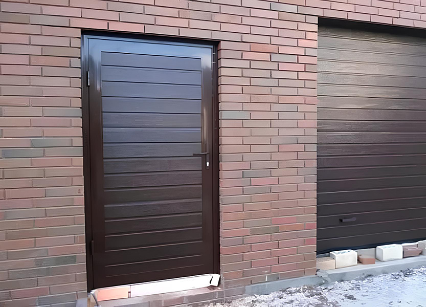 Гаражная боковая дверь Alutech SDN-1 Гаражная боковая дверь Alutech SDN-1